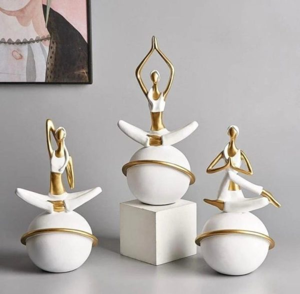 مجسمه یوگا توپی